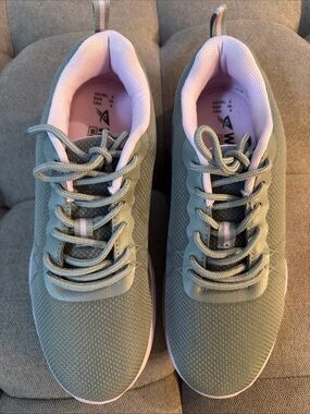 PRIMARK Work Out brand new without tag women athletic shoes memory foam, size 8